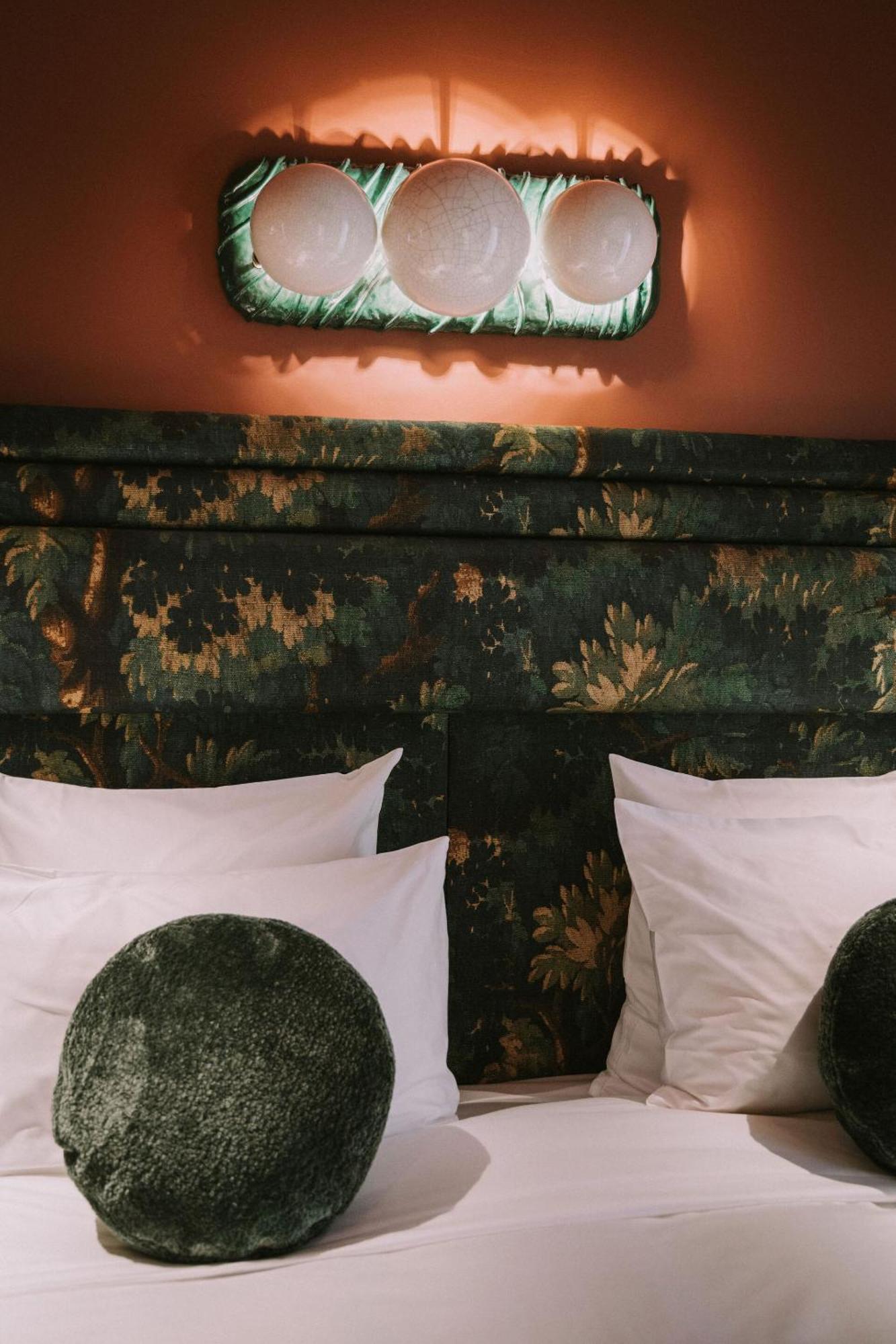 1.75 Paris La Treve Hotel ภายนอก รูปภาพ