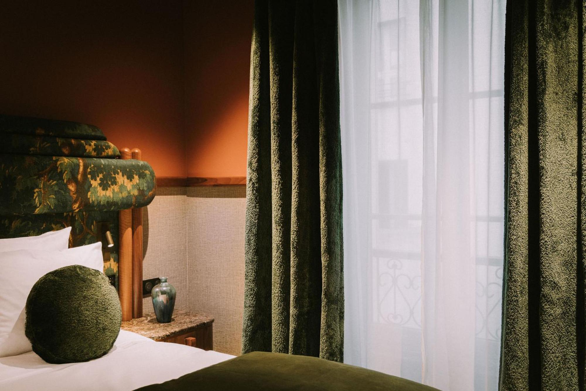 1.75 Paris La Treve Hotel ภายนอก รูปภาพ
