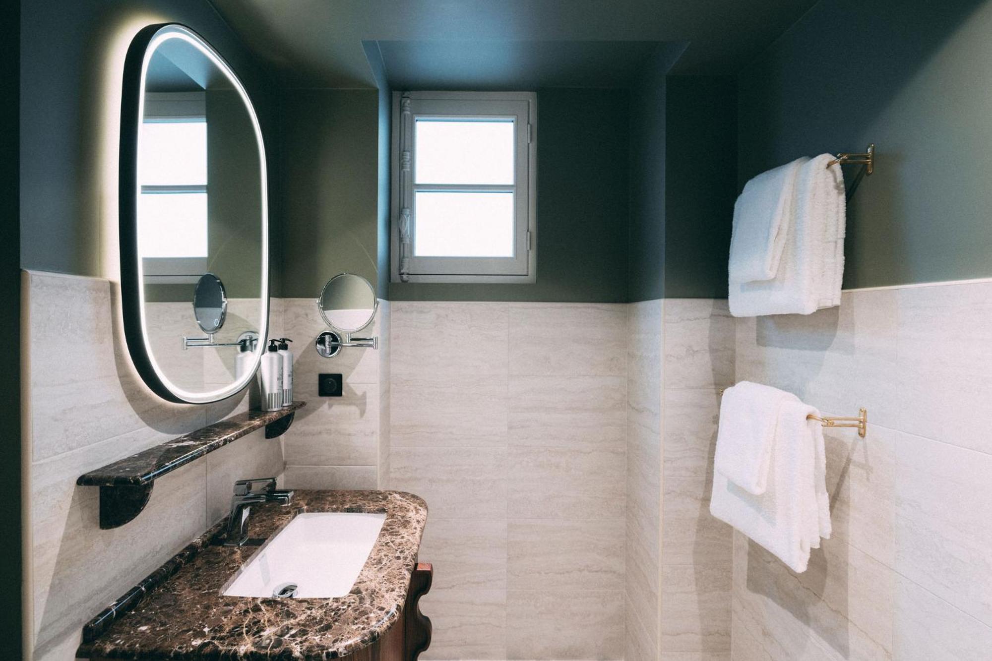 1.75 Paris La Treve Hotel ภายนอก รูปภาพ